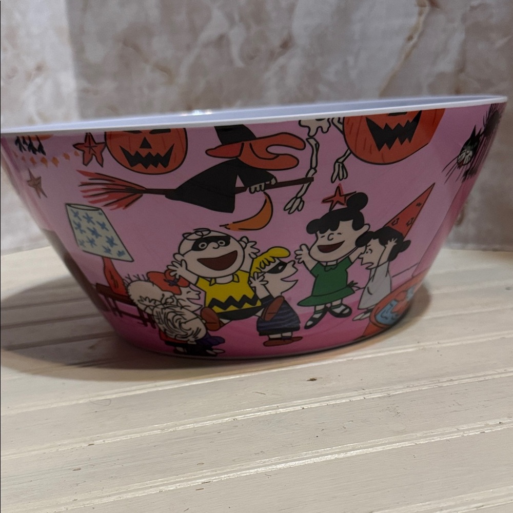 Peanuts: pink Halloween large serving bowl